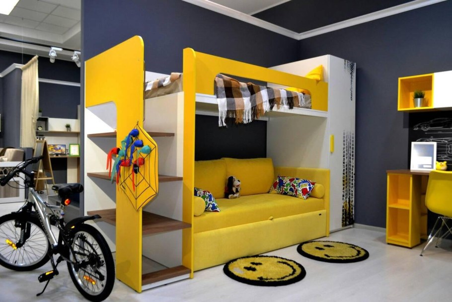 Диван со звездочками