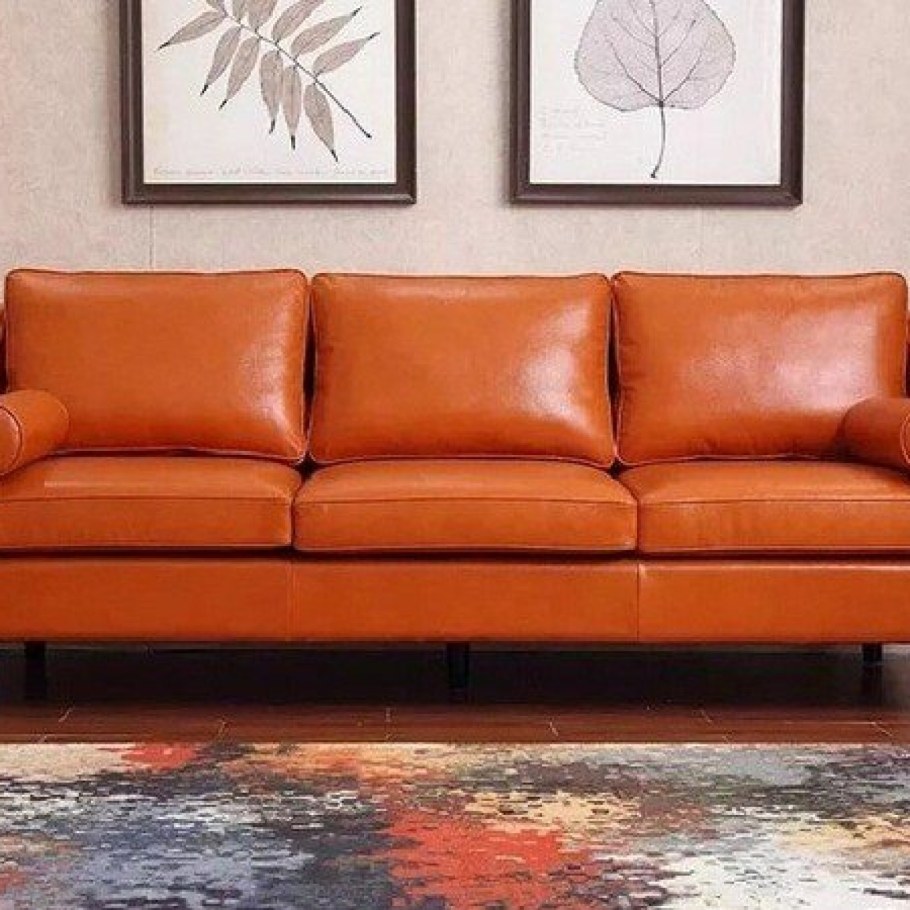 Рыжий диван в интерьере