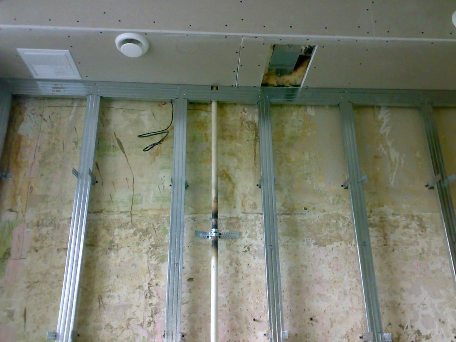 Потолок реечный Cesal a08 хром Люкс