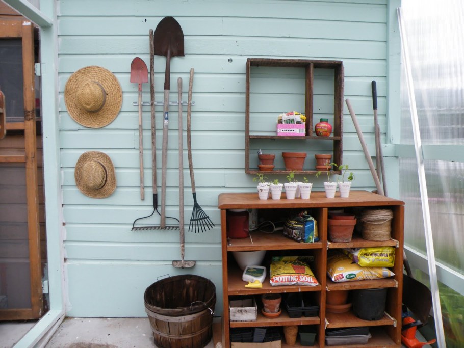 Кладовая для садового инвентаря