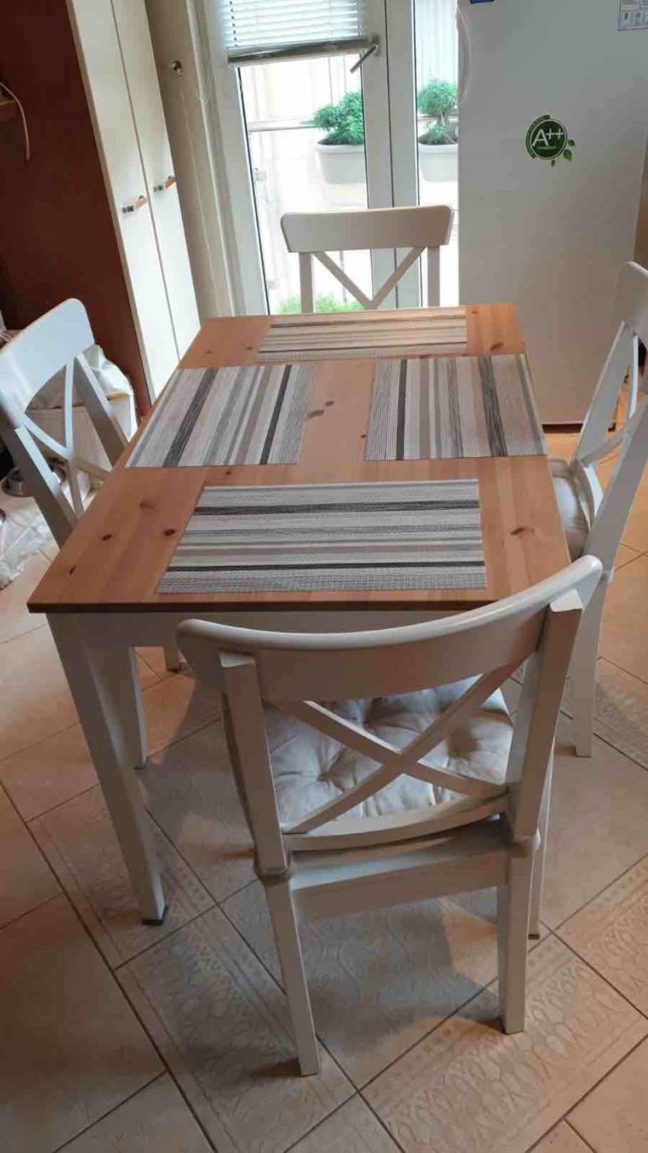 Lerhamn ЛЕРХАМН стол, черно-коричневый118x74 см