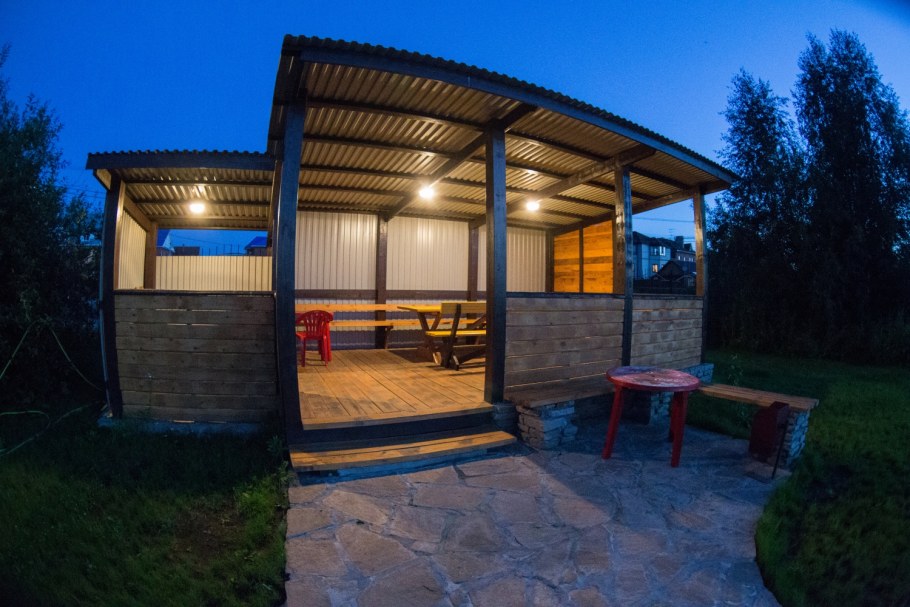 Пергола металлическая с качелями