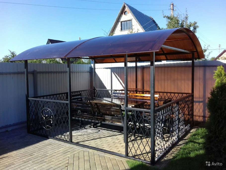 Беседка с барбекю