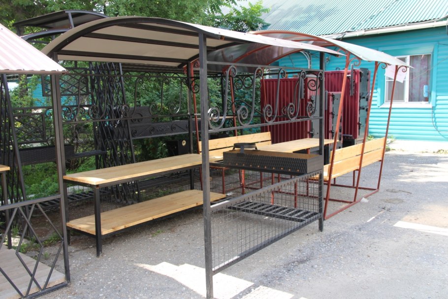 Мангальная зона из металла мангал