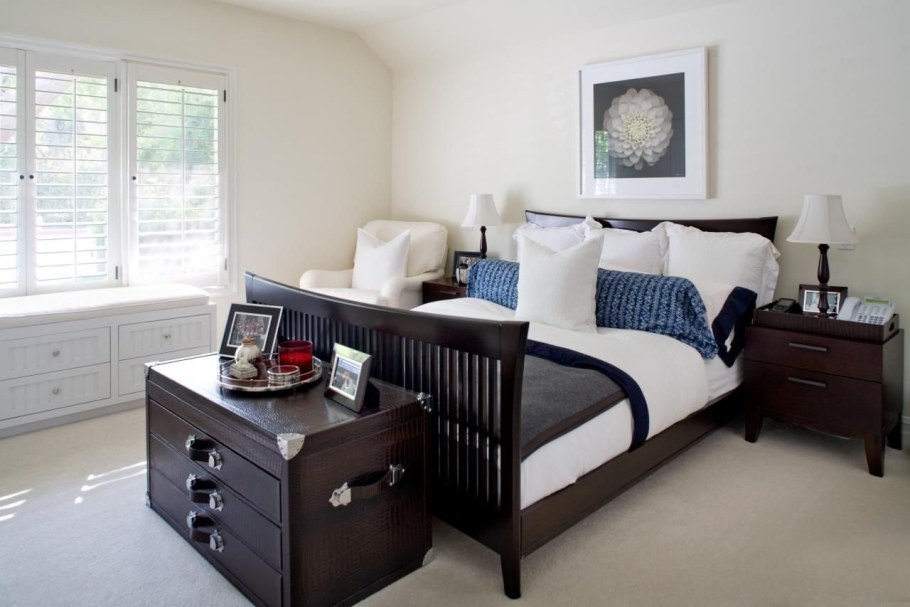 Светлые стены темная мебель