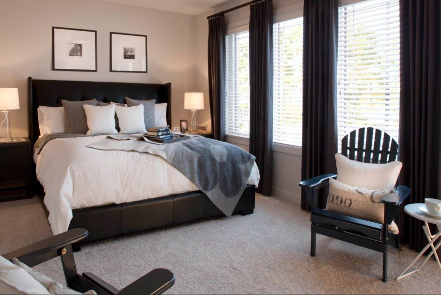 Коричневые шторы в спальне