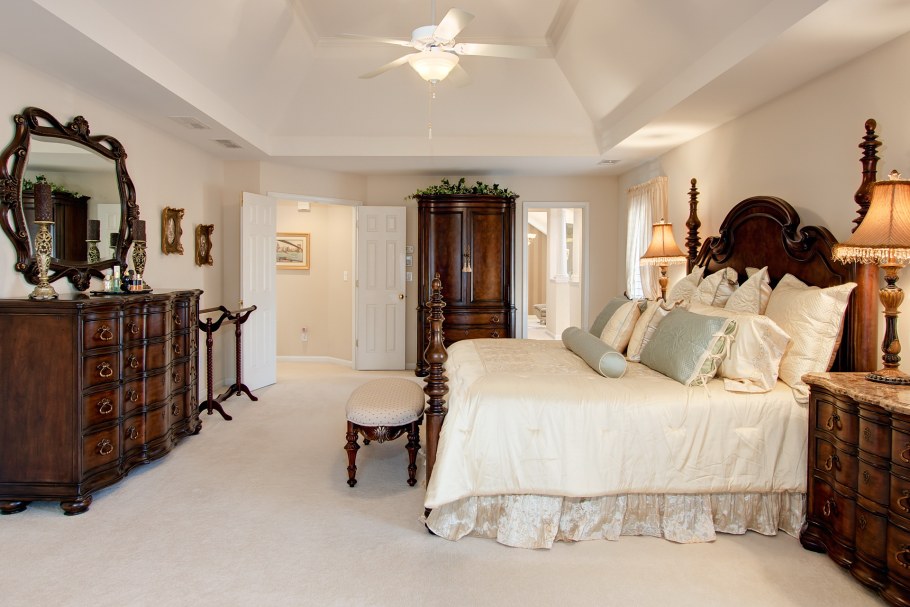 Спальня в традиционном стиле