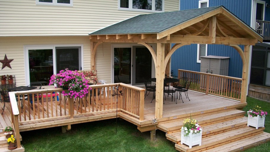 Крыльцо для частного дома