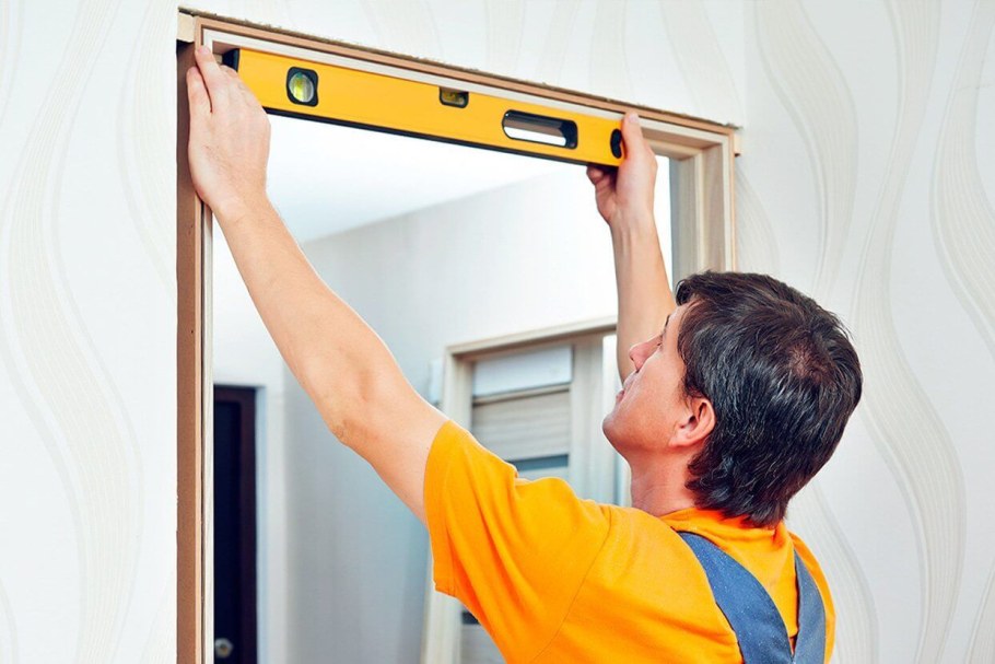 Монтаж дверей