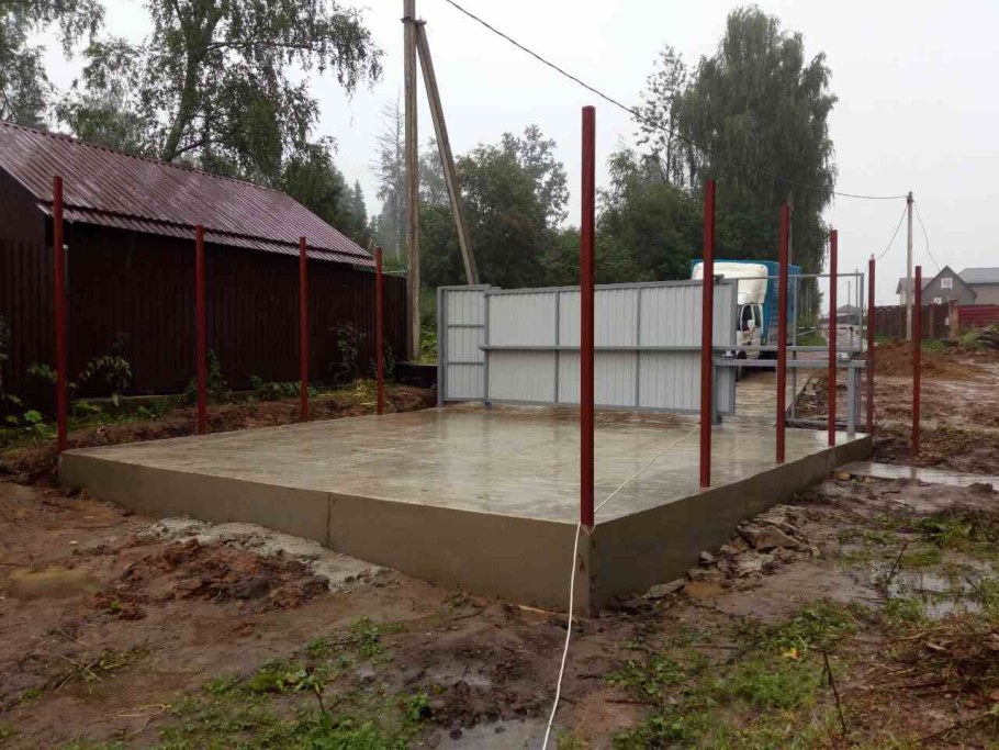 Площадка для машины из плитки