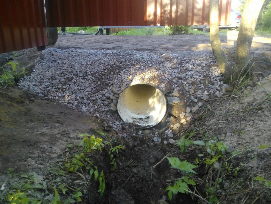 Плита на заезд на участок через канаву