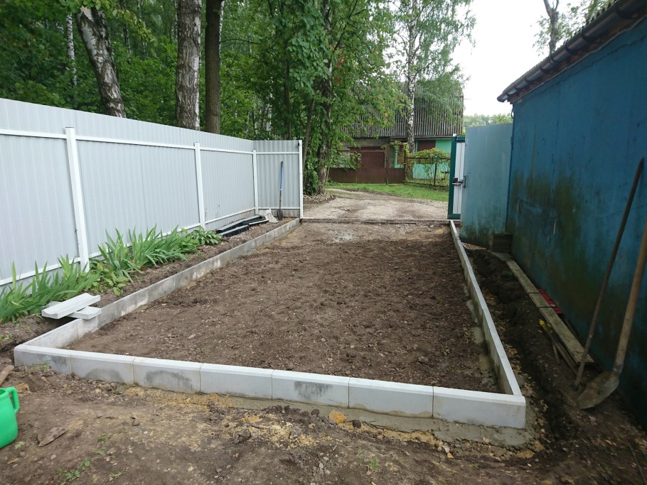 Парковка на даче из щебня