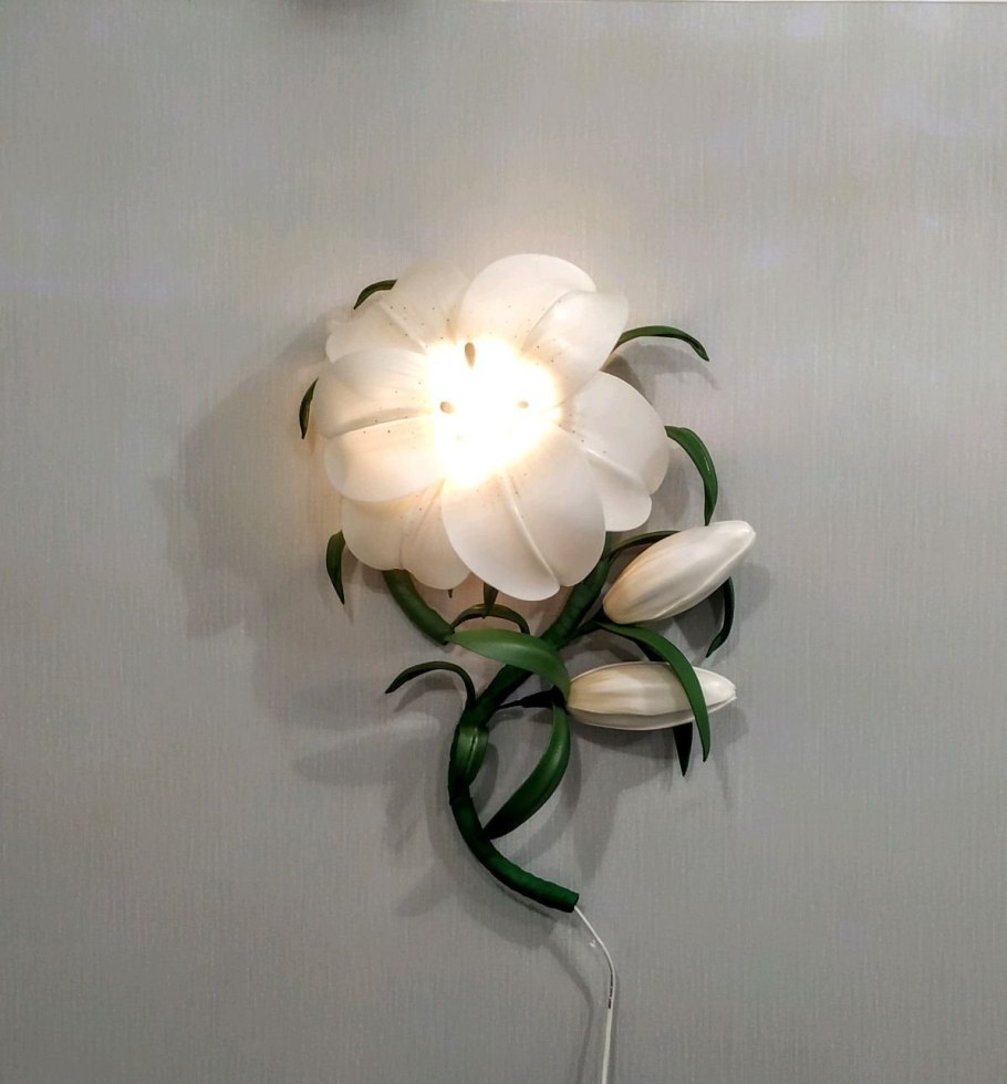 Светильник в виде цветка