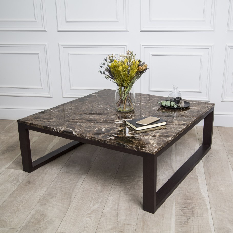 Обеденный стол из мрамора