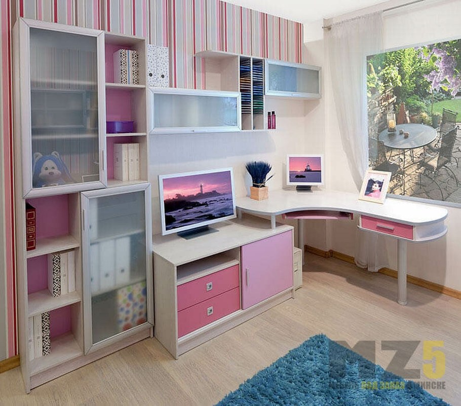 Школьный уголок для девочки