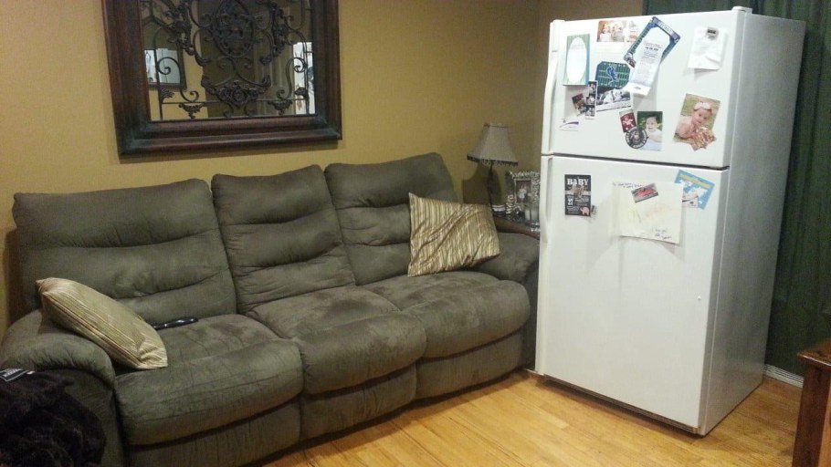 Диван телевизор холодильник