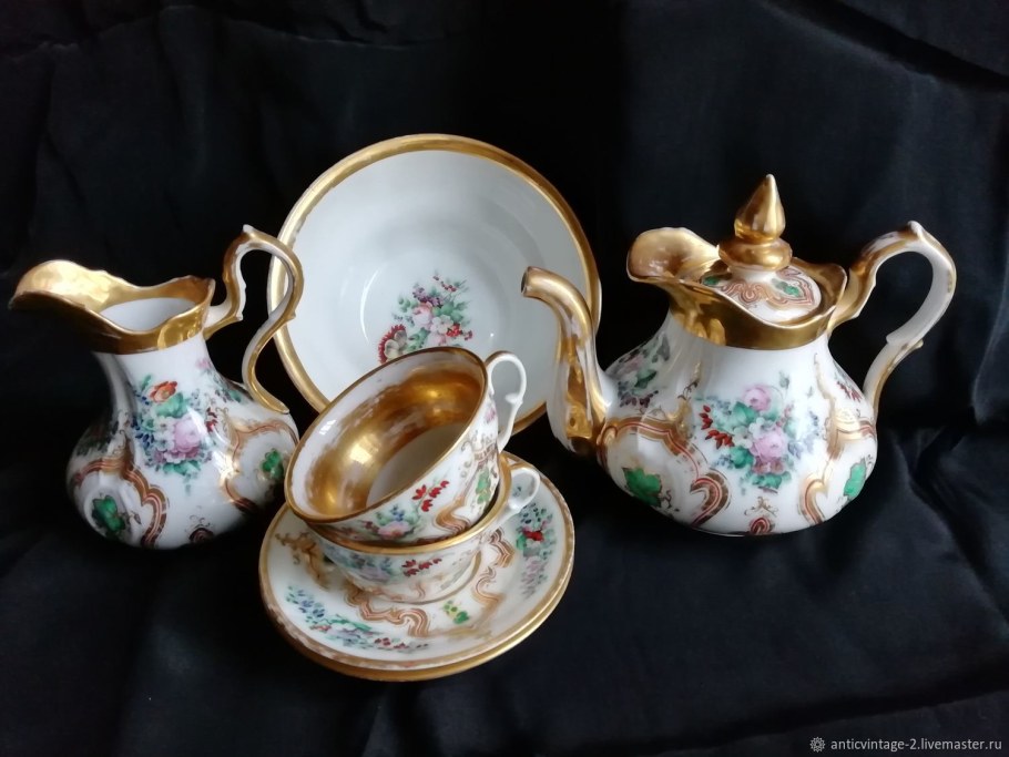 Кузнецовский фарфоровый чайный сервиз антикварный