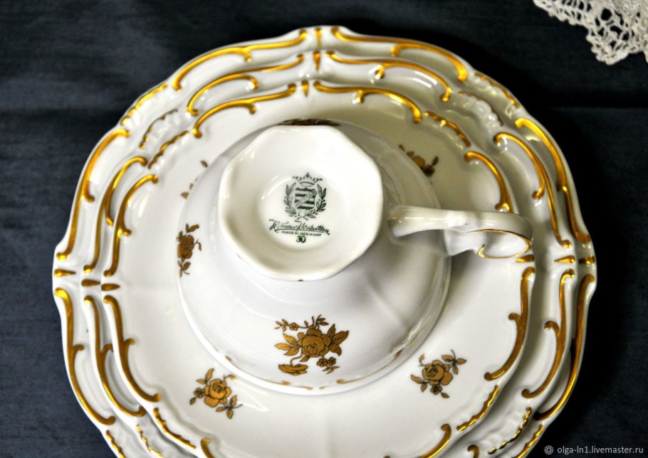 Фарфоровая спящаяясобака Винтаж