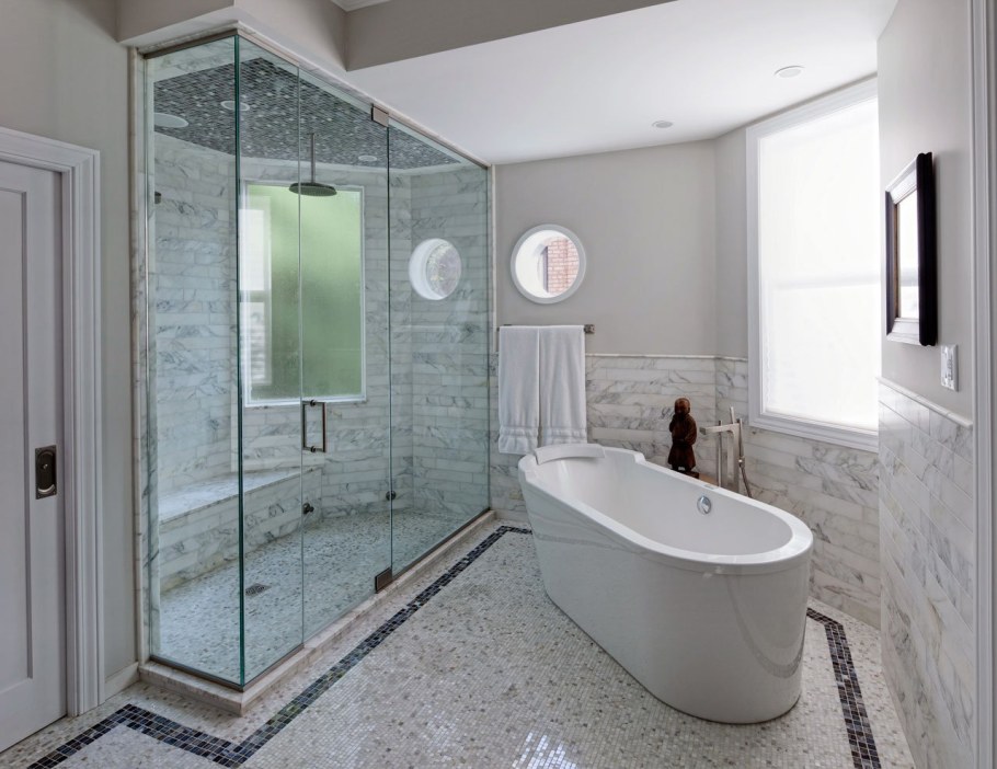 Сара Ричардсон душевая кабина