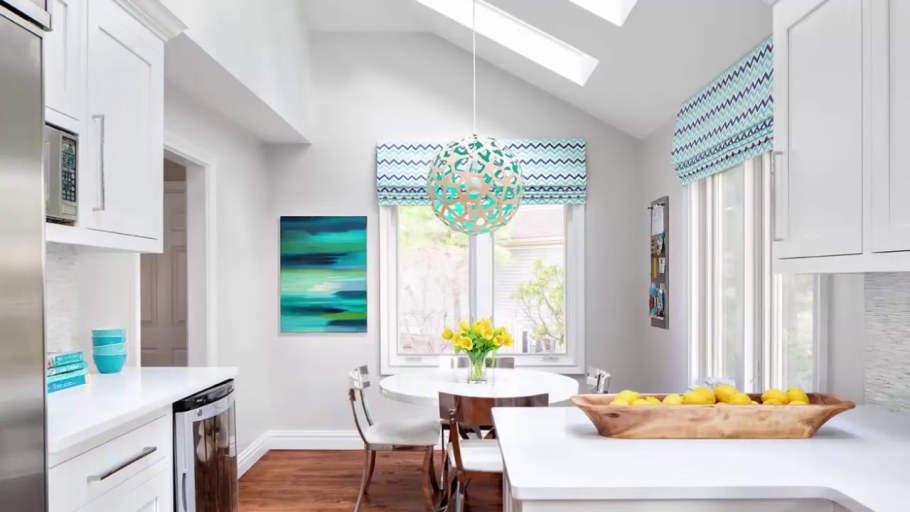 Кухня Прованс с двумя окнами