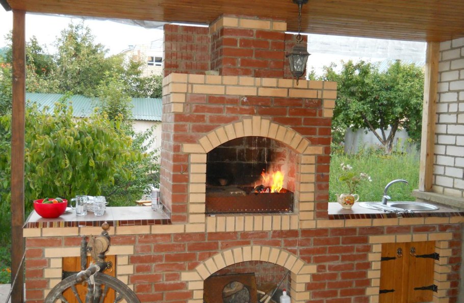 Барбекюшница из кирпича