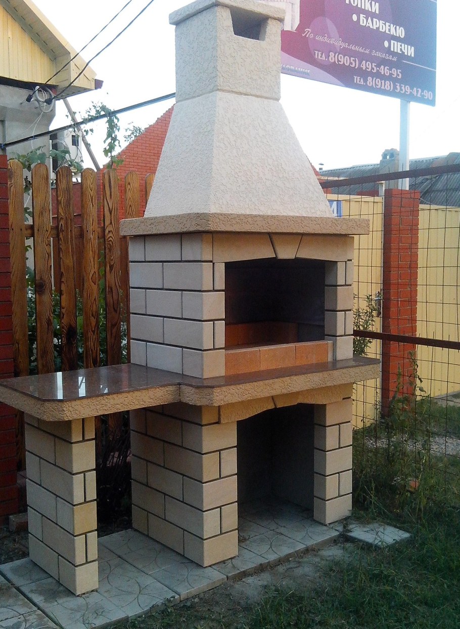 Уличный мангал из кирпича