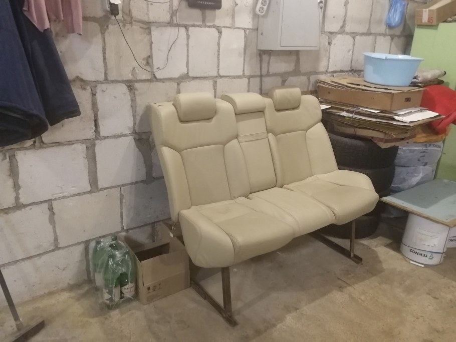 Кресло из автомобильного сидения