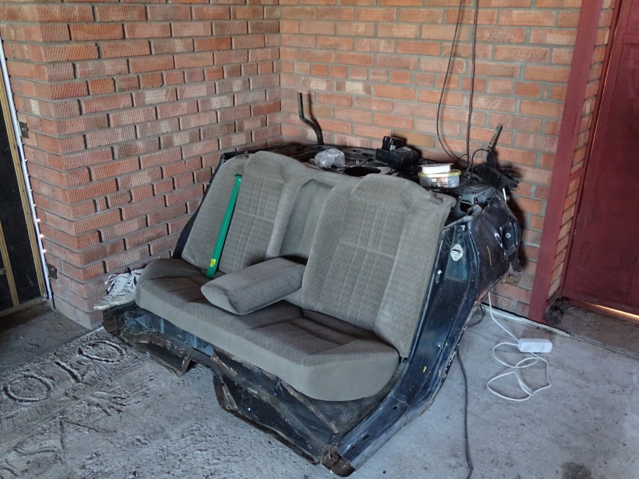 Кресло из автомобильного сидения