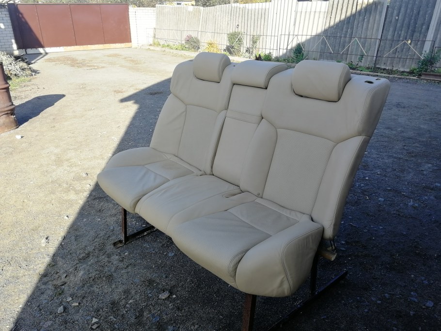 Кресло из автомобильного сидения