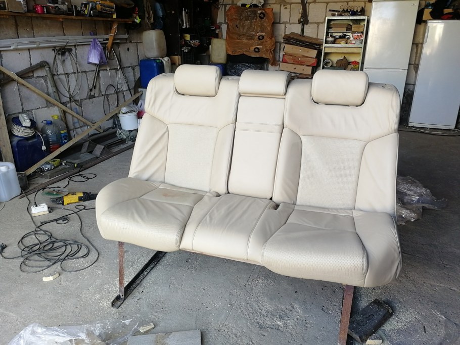 Диван машина