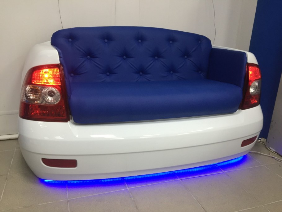 Диван из автомобиля