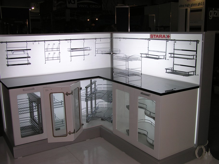 Кухонный гарнитур со стенда