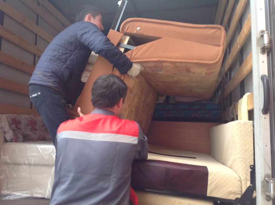 Машина для перевозки мебели