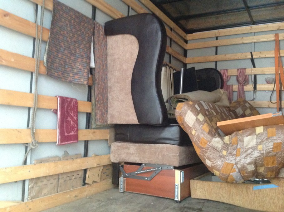 Машина для перевозки мебели