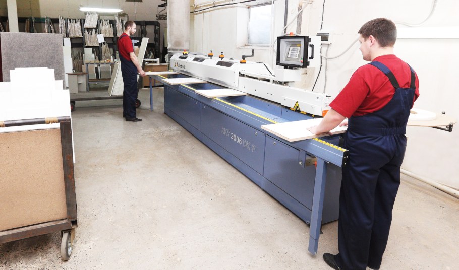 Оператор кромкооблицовочного станка