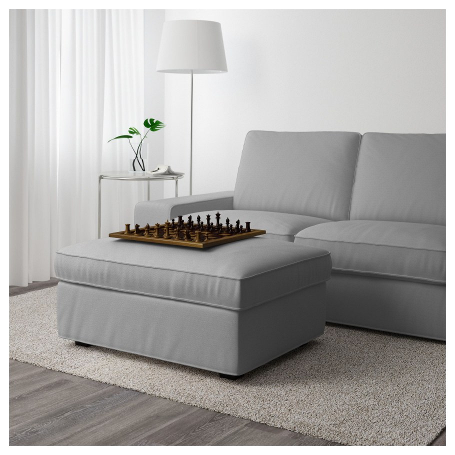 Угловой диван с пуфиком