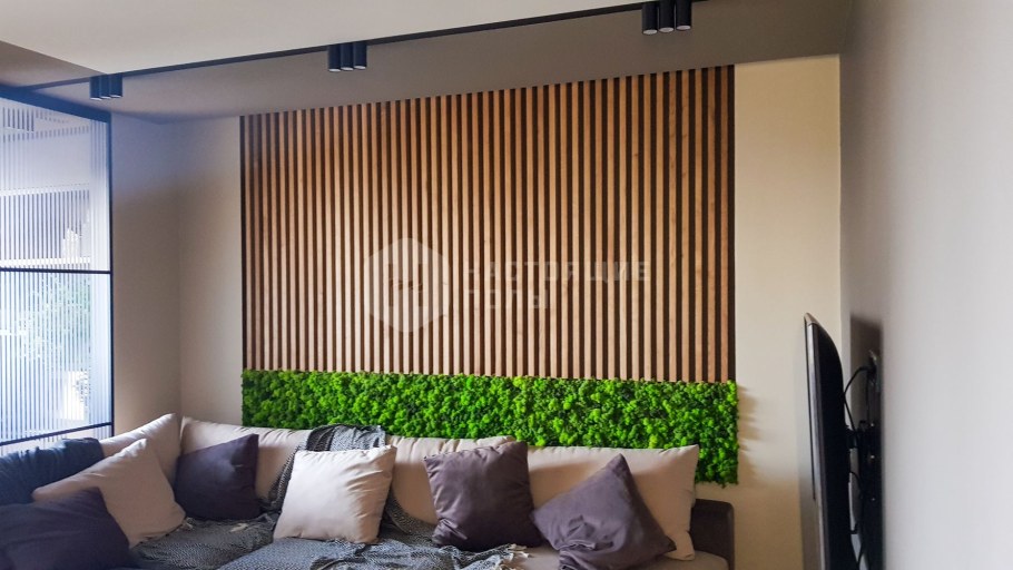 Деревянные рейки в спальне