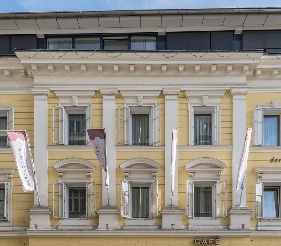 Угловой Ризалит в архитектуре это