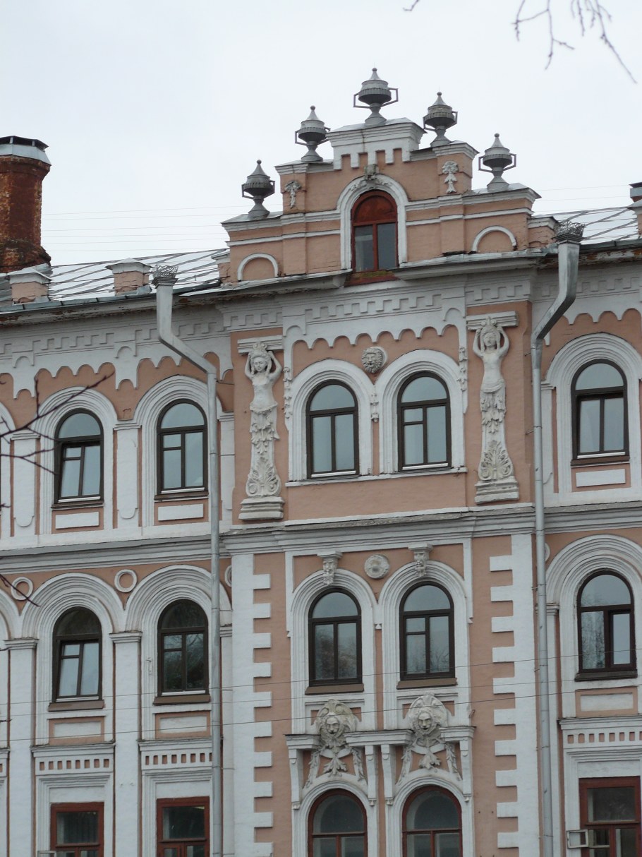 Ризолит это в архитектуре