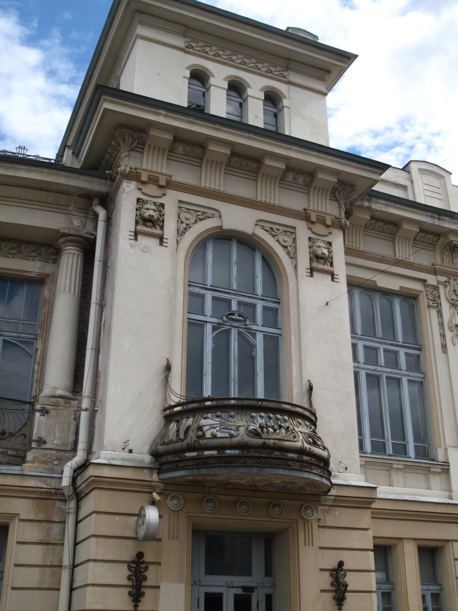 Ризолит- портик-