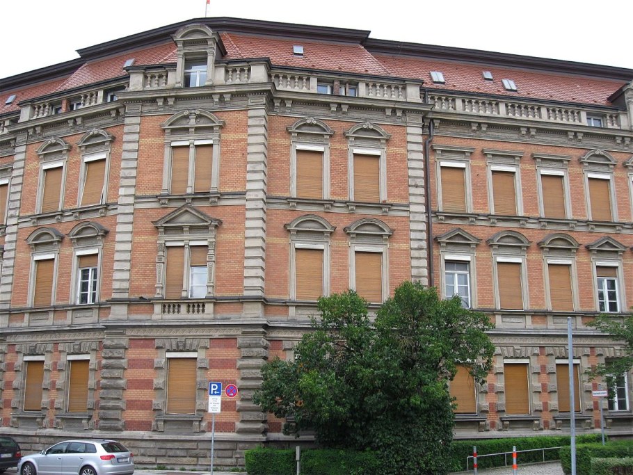 Гимназию Эльберфельда где учился Фридрих Энгельс