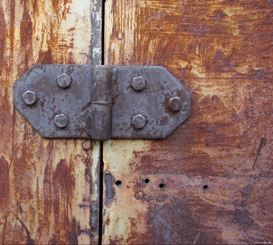 Петля доводчик т82