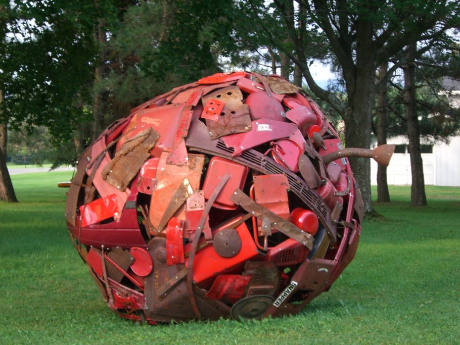 Дерево из мусора