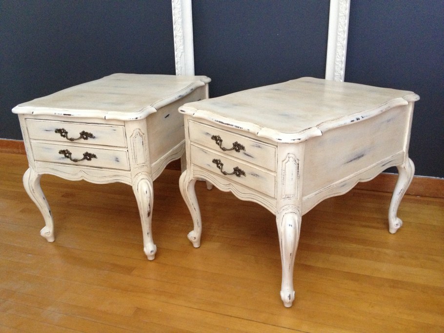 Деревянная крашенная мебель