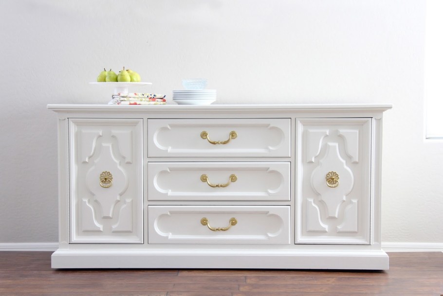 Перекрашенная мебель в белый цвет