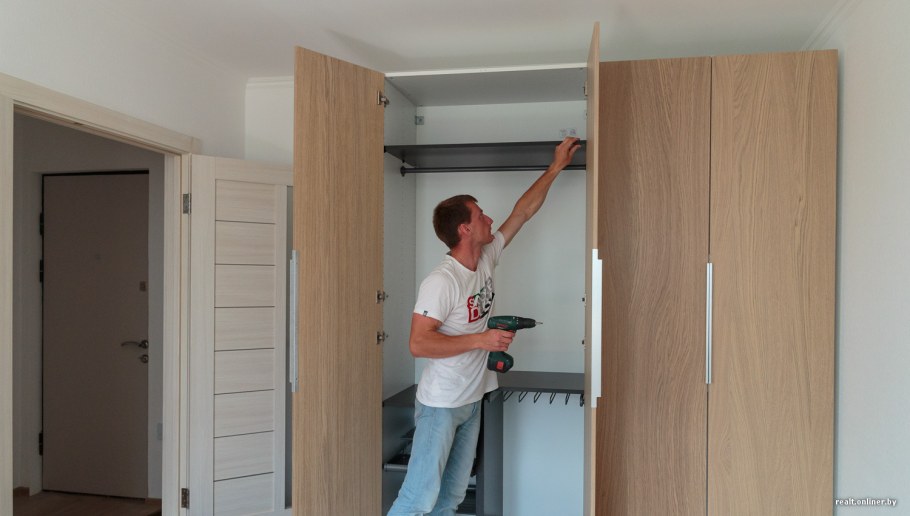 Сборщик шкафов