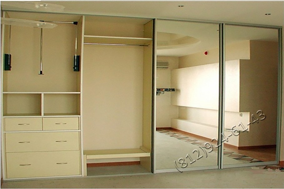 Шкаф купе с комбинированными фасадами