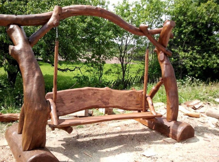 Оригинальные деревянные скамейки