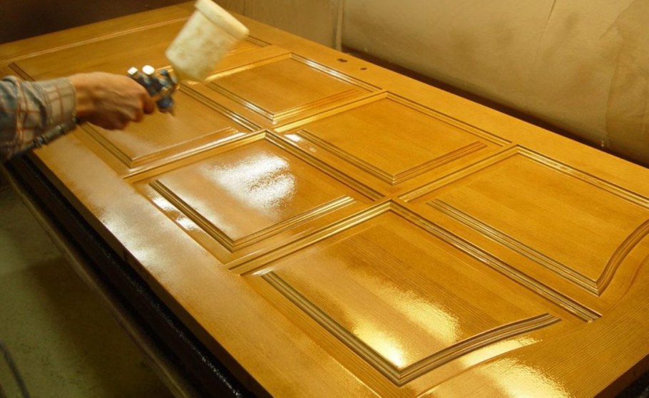 Комод с цветными ящиками