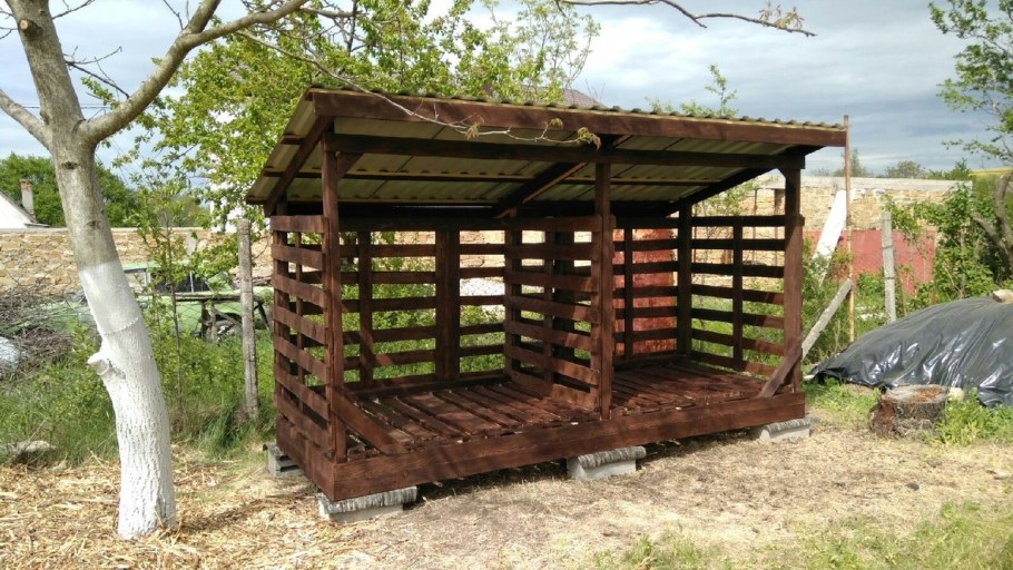 Дровница из паллет